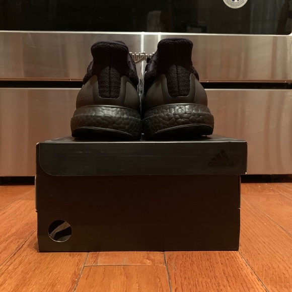 NWT Miadidas Ultraboost Blk Xeno Reflective10.5 DS - Picture 6 of 9